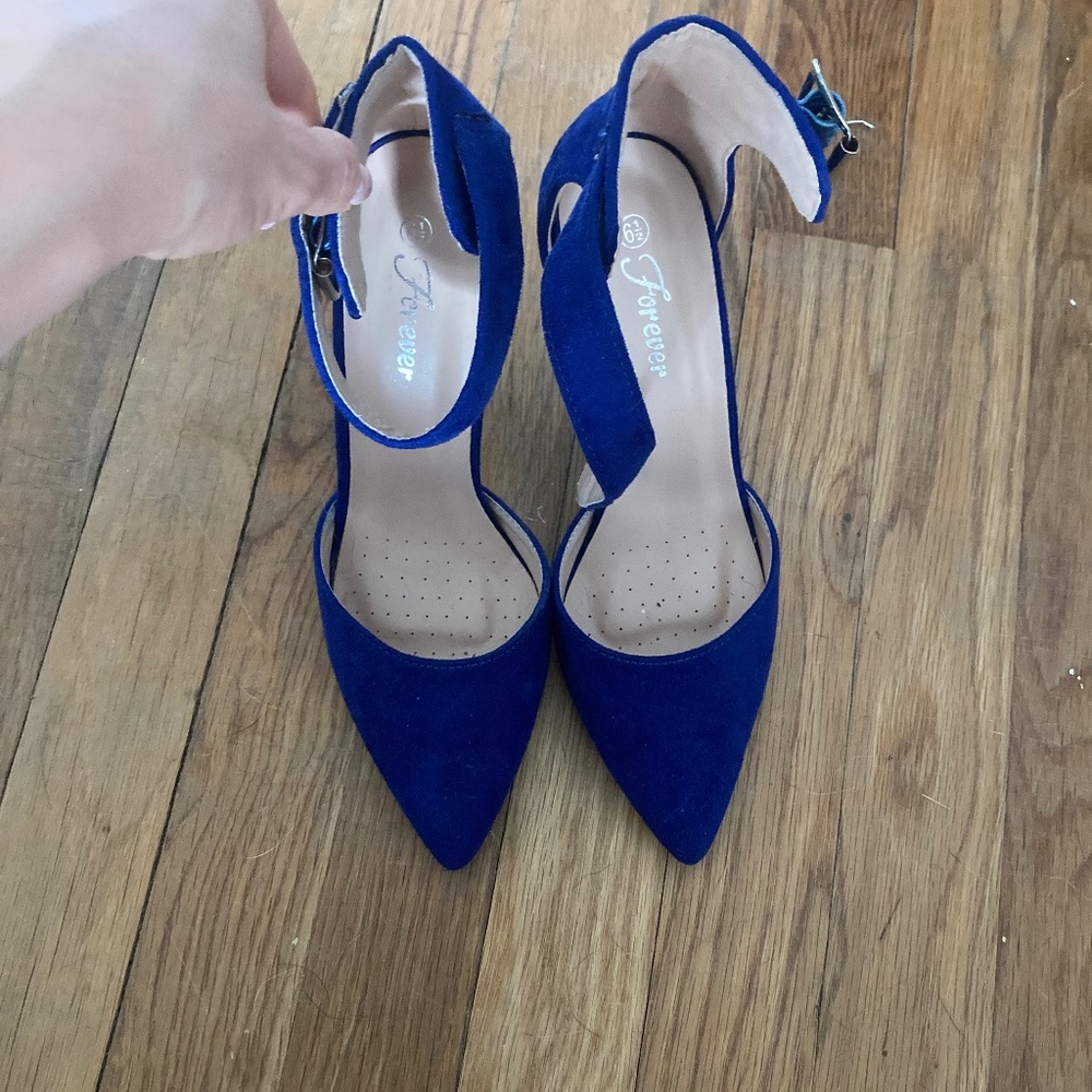 6.5 Blue heels